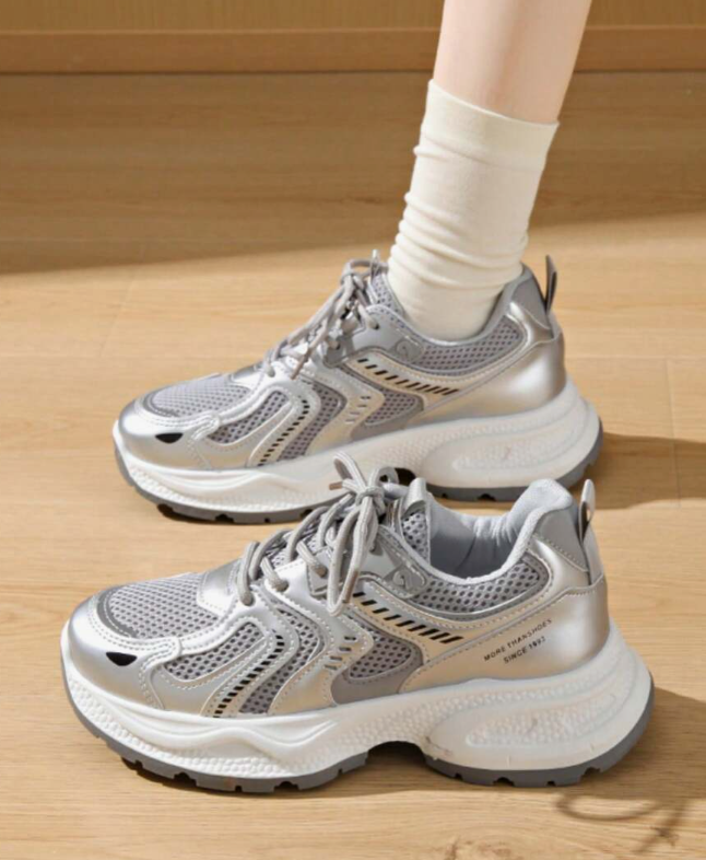 Lightweight Casual Lace-Up Running Sport Shoes, Fashionable White Gray Trainers